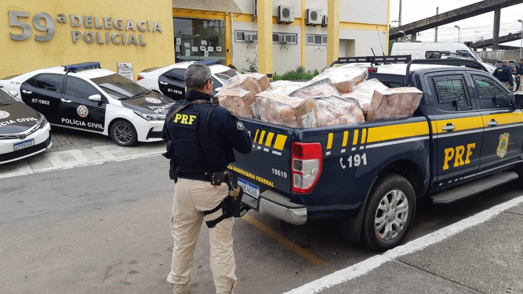 Operação Égide: PRF apreende parte de carga roubada em Duque de Caxias-RJ
