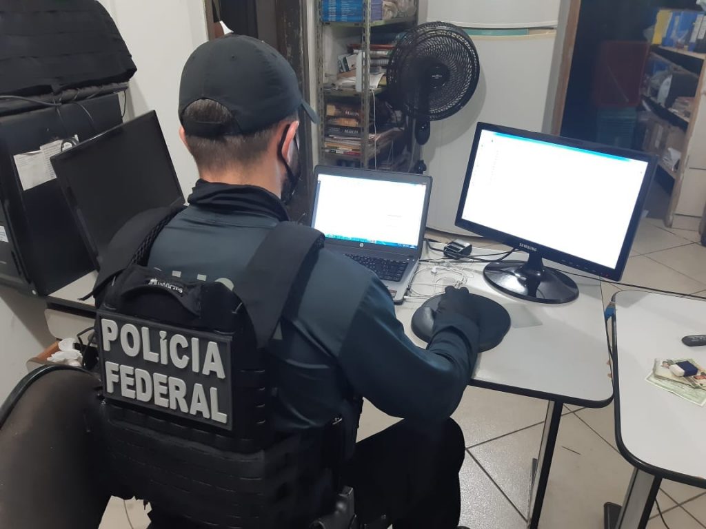 Polícia Federal investiga divulgação de pornografia infantil pela internet