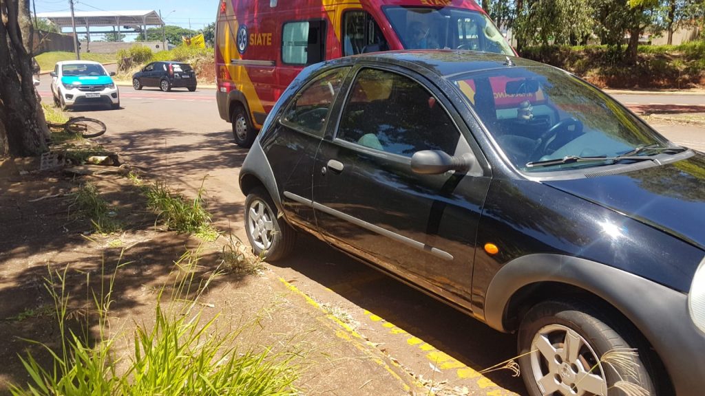 Jovem de 21 anos fica ferido em acidente de trânsito na Av. Tito Muffato, em Cascavel