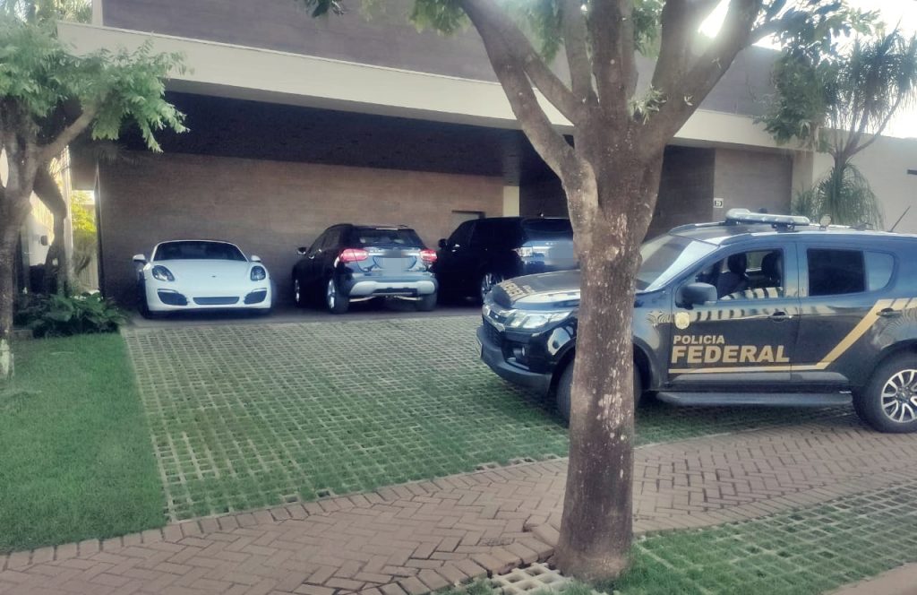PF desarticula organização criminosa que atuava como banco paralelo financiando atividades criminosas