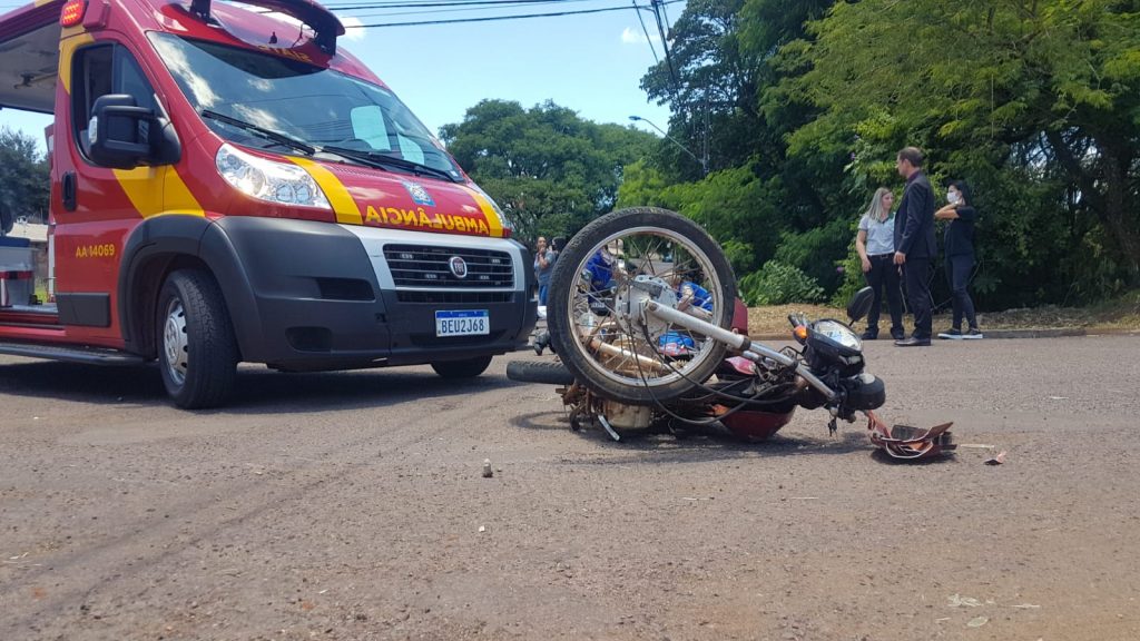 Homem fica ferido após acidente de trânsito no Bairro Marechal Floriano, em Cascavel
