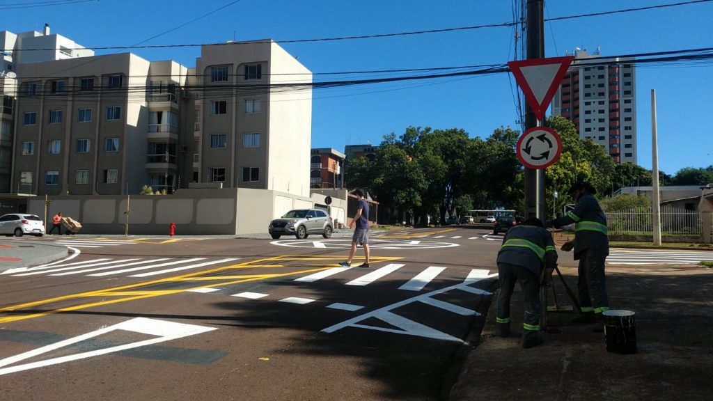 Cruzamento da Pernambuco x Marechal Deodoro agora também conta com rotatória