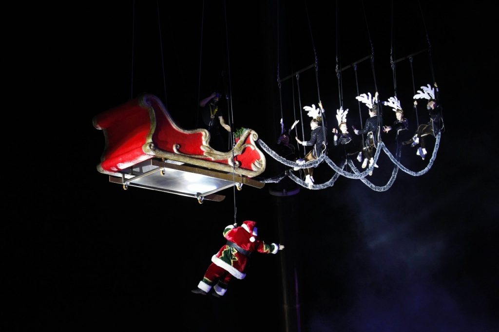 Grande público celebra retorno presencial a espetáculo de Natal