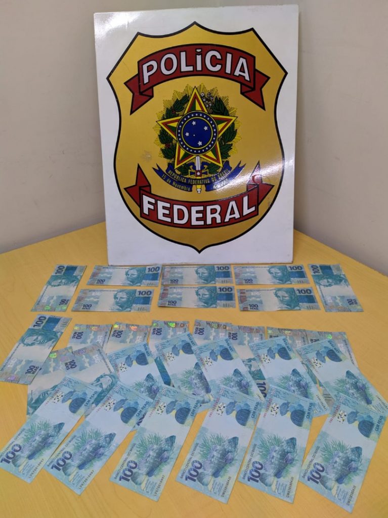 PF prende em flagrante e apreende cédulas falsas