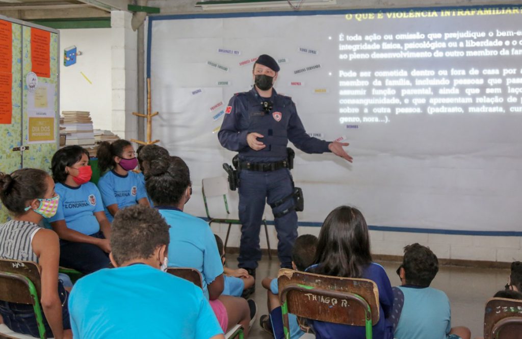 Guarda Escolar conclui palestras sobre “Violência Intrafamiliar” em 88 escolas Guarda Escolar conclui palestras sobre “Violência Intrafamiliar” em 88 escolas