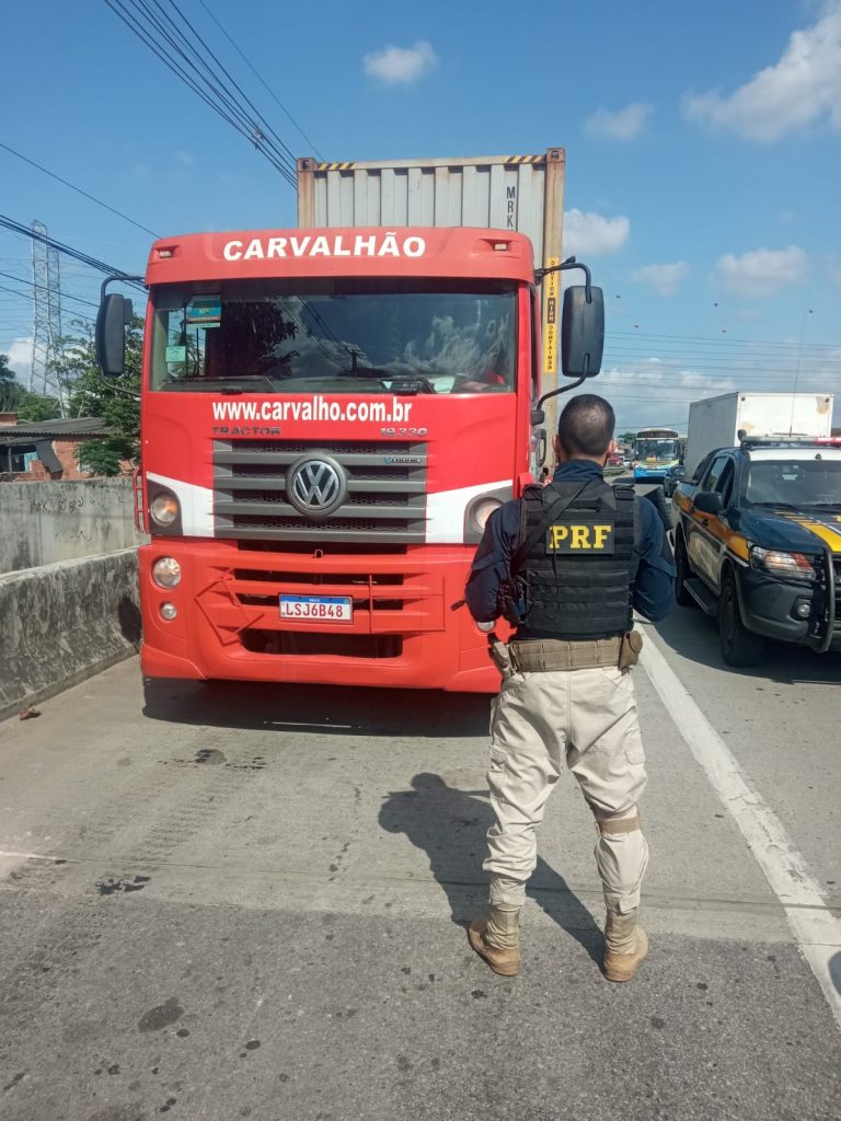 Operação Égide: PRF recupera carga avaliada em 2 milhões que havia sido roubada há poucos instantes na rodovia Presidente Dutra