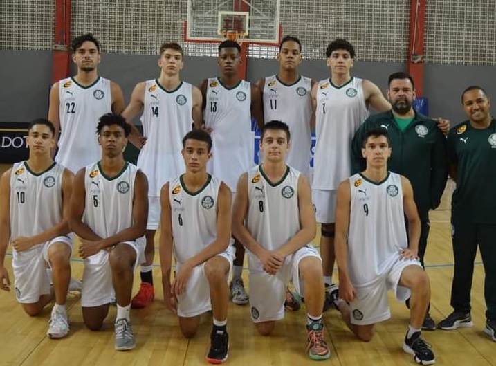Sub-16 bate Praia Clube e se garante nas quartas do Brasileiro de Basquete