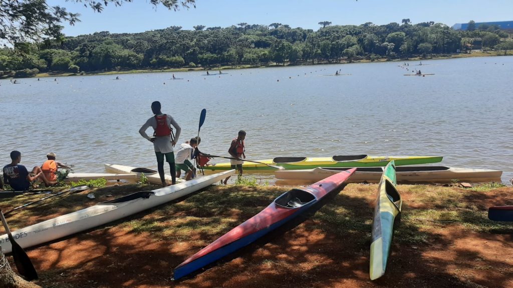 É possível? Lago Municipal está ainda mais belo com o Brasileiro de Canoagem