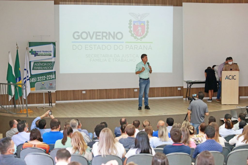 Prefeito Paranhos participa de evento sobre interiorização do Cartão Futuro