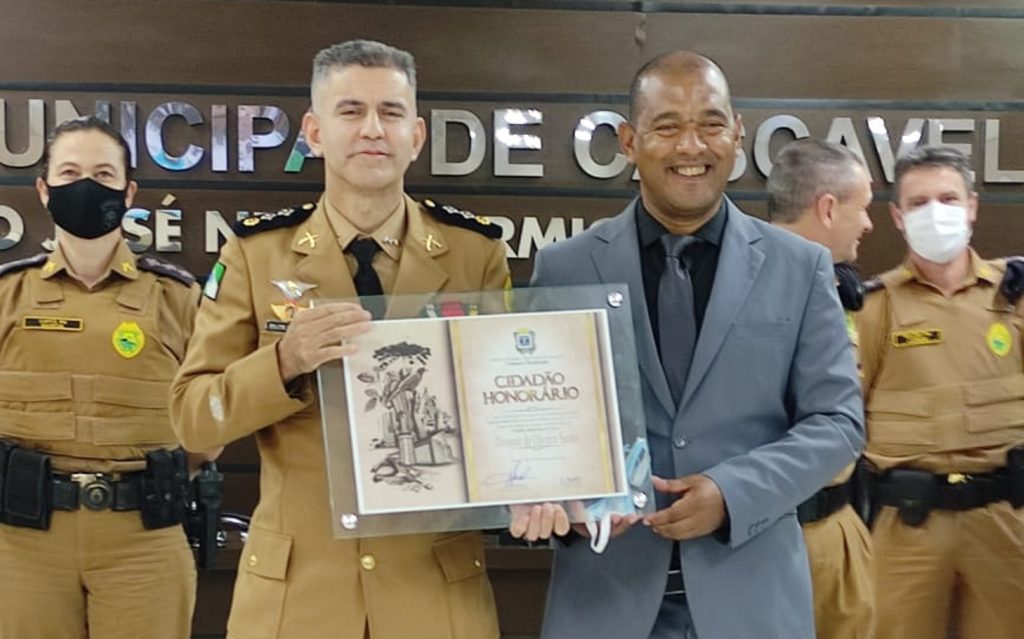 Subcomandante do BPFron, Major Divonsir de Oliveira Santos recebe título de cidadão honorário em Cascavel