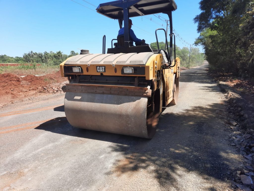 Obras de reparos na Avenida Maria Avenida Bubiak avançam