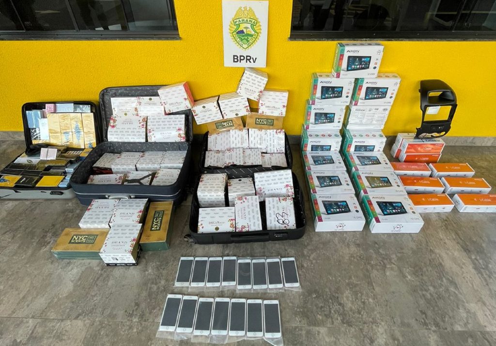 Mercadorias importadas ilegalmente do Paraguai são apreendidas pela PRE em Cascavel