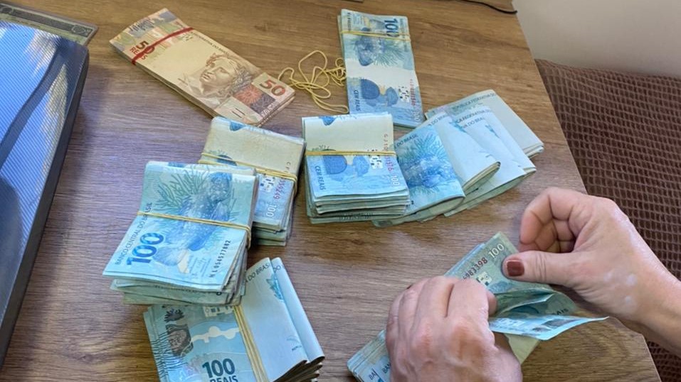 PF cumpre 37 mandados em três Estados e a apreensão de 122 bens de grupo dedicado ao tráfico internacional de drogas