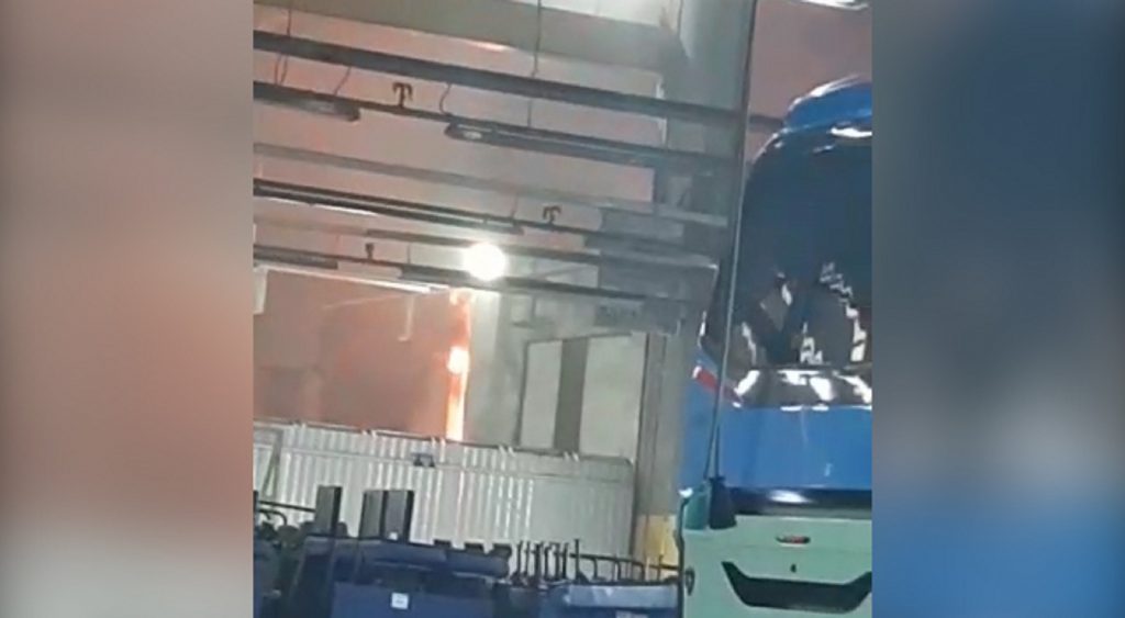 Imagens internas mostram incêndio na empresa Mascarello
