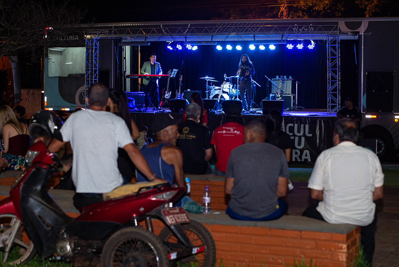 Unidade Móvel do Sesi Cultura leva ações culturais para bairros de Foz do Iguaçu