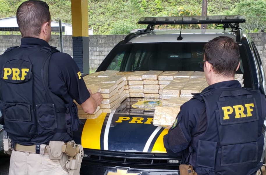 Operação Égide: Homem é preso com mais de 100 quilos de pasta base de cocaína no RJ