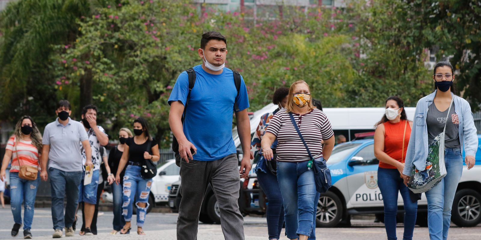 Imagem referente a Covid-19: Brasil registra 22,1 milhões de casos e 616 mil mortes