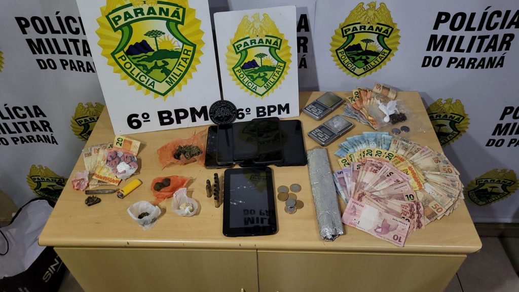 PM detém sete pessoas, recupera moto e apreende munições e drogas no Bairro Presidente