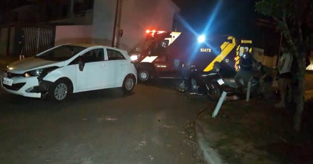 Motociclista fica ferida em colisão contra HB20 no Bairro Maria Luíza