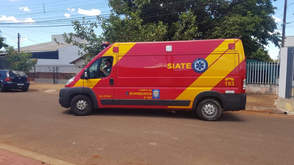 Mulher de 29 anos fica ferida ao sofrer queda dentro de casa no Guarujá