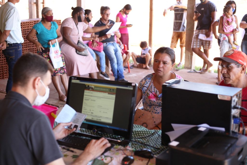 Moradores do Conjunto Bubas encontram oportunidades de emprego na Agência do Trabalhador Itinerante