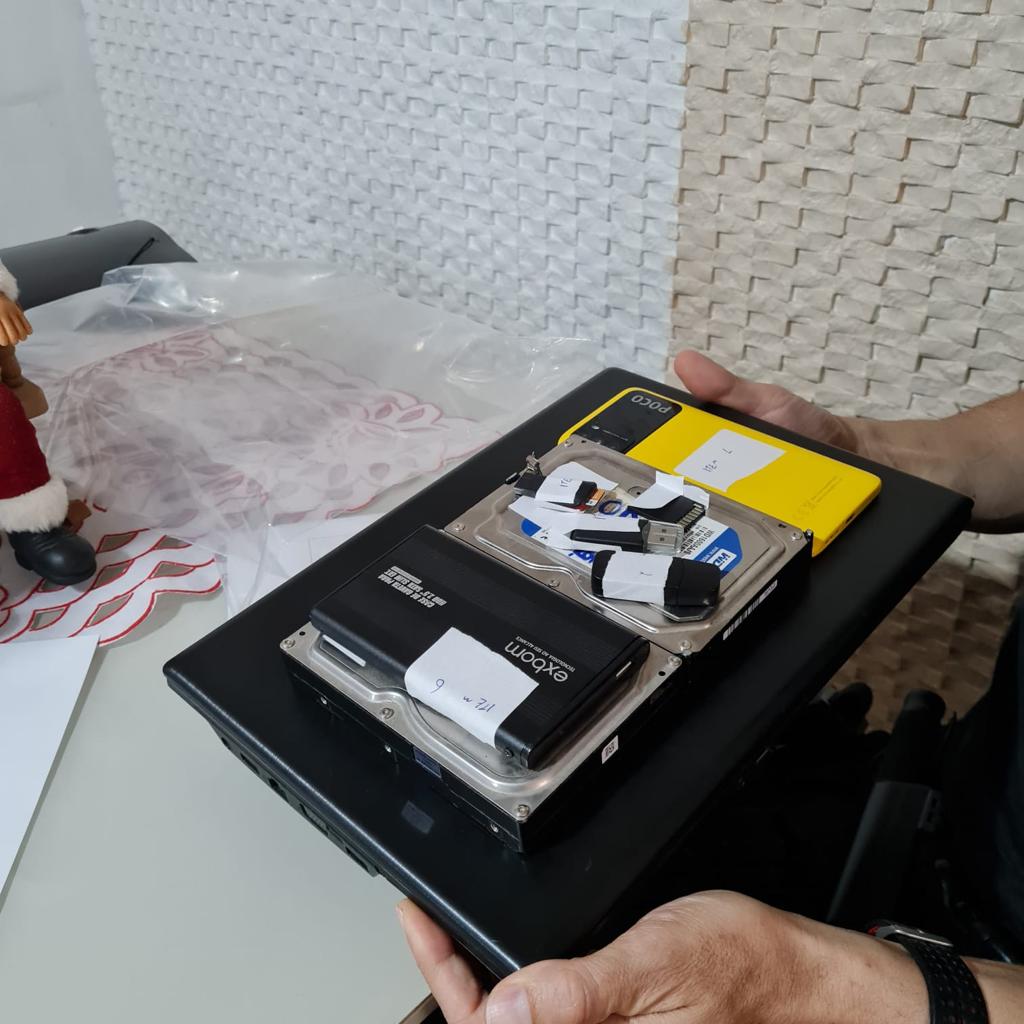 PF investiga suspeitos de disseminar arquivos pornográficos envolvendo crianças e adolescentes por meio da internet