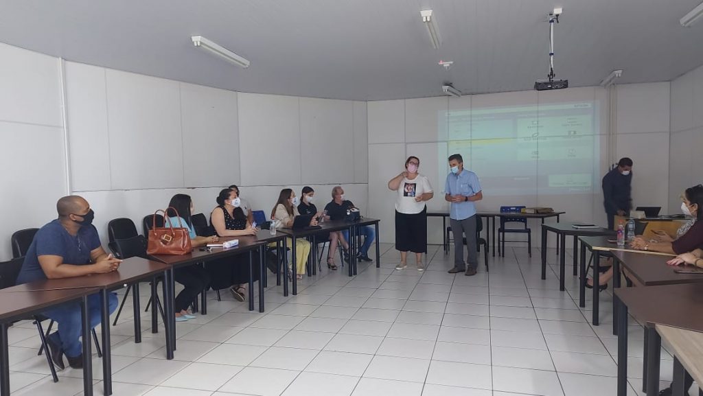 Município investe 100% do Fundeb com salários e encargos dos profissionais da educação