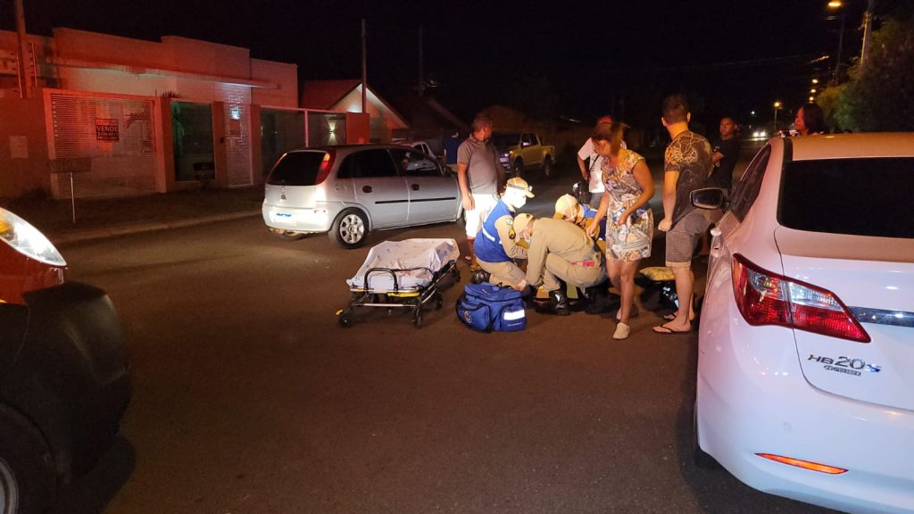 Após colisão contra HB20, motociclista ferido precisa dos cuidados do Siate no Esmeralda