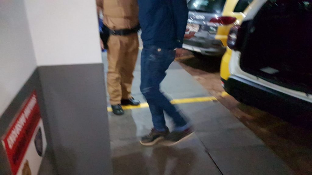 Com carro furtado, ladrões assaltam mulher no Parque São Paulo e acabam detidos pela PM no Santa Cruz