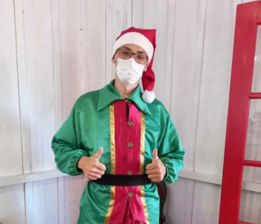 Duende da Casinha do Papai Noel tem a bicicleta roubada e campanha é realizada para comprar outra