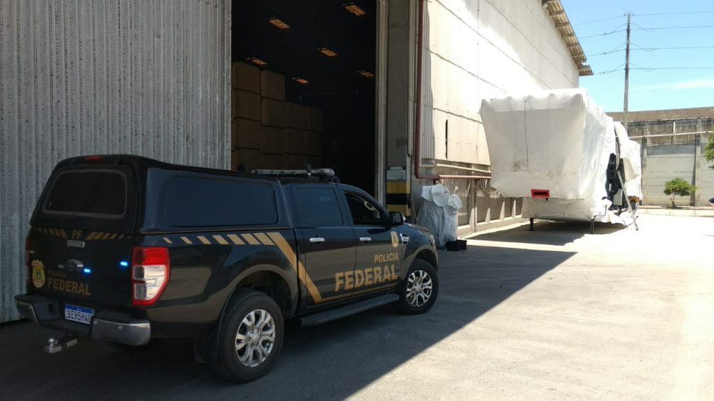 Polícia Federal apreende cerca 480 kg de cocaína em exportadora de Paranaguá/PR