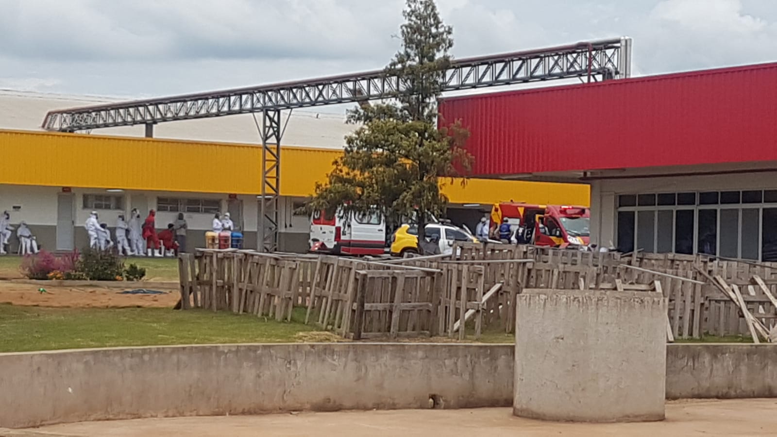 Conflito na empresa Lar termina com trabalhador esfaqueado, em Cascavel Imagem referente a Conflito na empresa Lar termina com trabalhador esfaqueado, em Cascavel