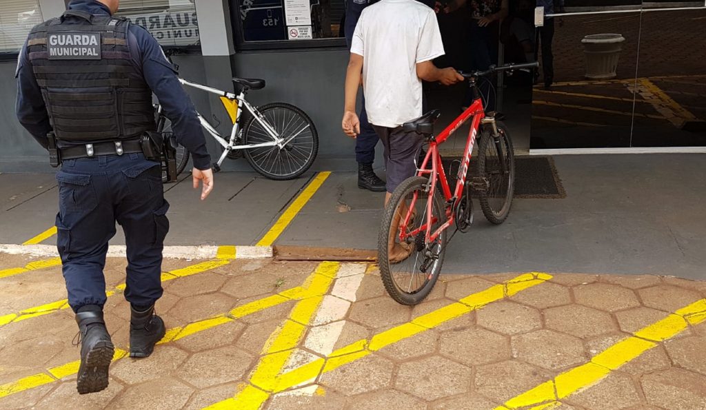 Rapaz é detido em Cascavel com duas bicicletas furtadas