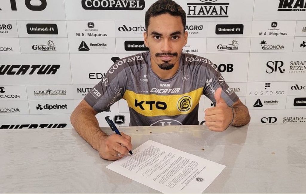 FC Cascavel acerta a contratação do atacante Samuel para a temporada 2022