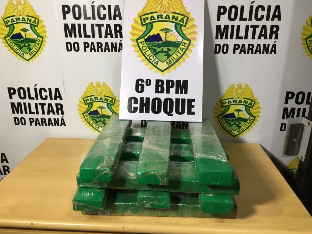Passageira de ônibus é flagrada com 12 kg de maconha na rodoviária de Cascavel