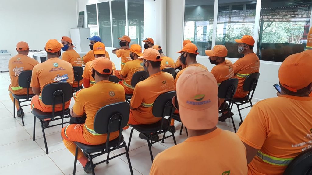 Reunião alinha estratégias para coleta seletiva no fim de ano