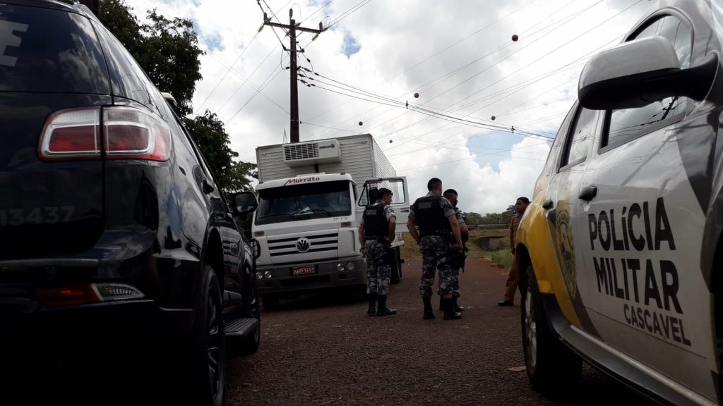 Caminhão é recuperado pela PM no Brasmadeira