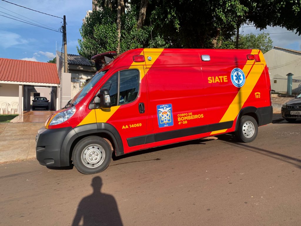 Mulher de 60 anos sofre lesão no braço ao cair em casa no Bairro Parque São Paulo
