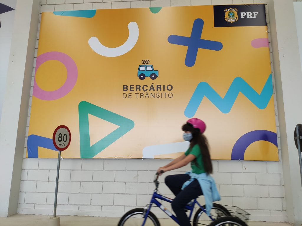 PRF realiza aula inaugural do projeto Berçário do Trânsito em Atibaia/SP