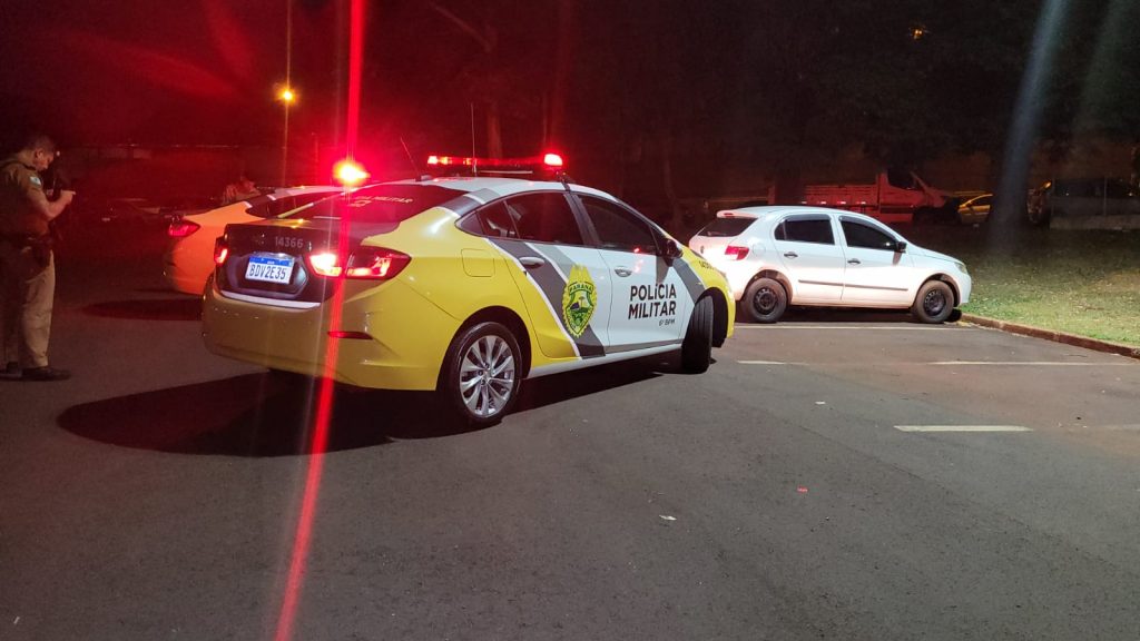 Carro que teria sido utilizado em roubo a malote é localizado pela Polícia Militar em Cascavel
