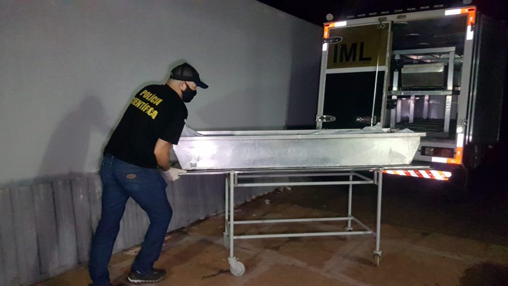 Corpo de Eliel dos Reis Barboza, vítima de acidente de trânsito, dá entrada no IML de Cascavel