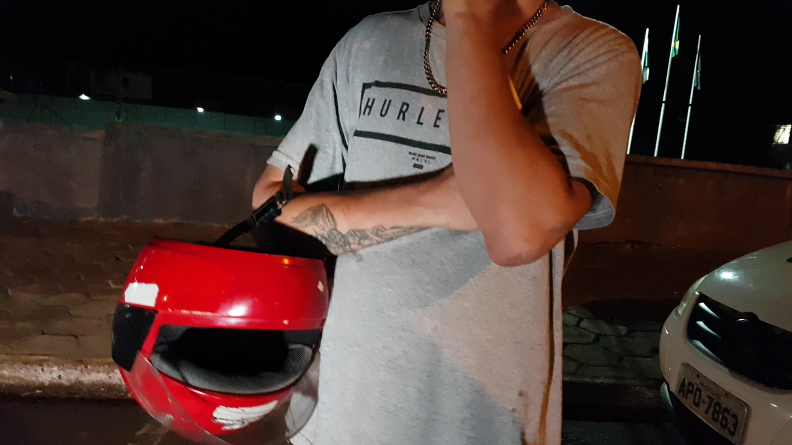 Homem tem moto furtada no dia da aquisição; Honda Titan azul de placas AFA-2764