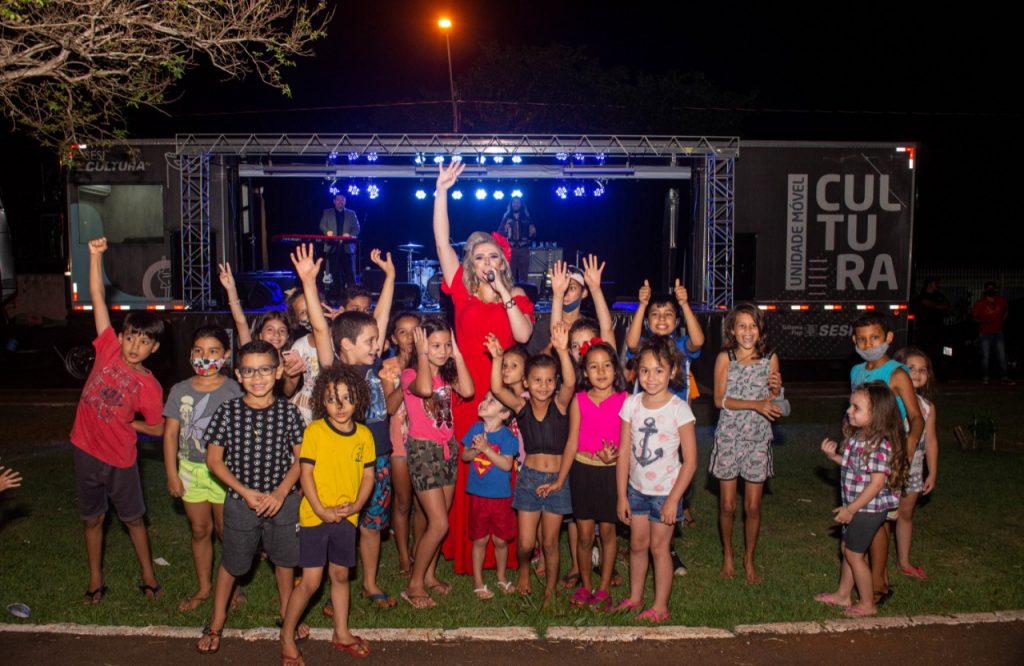 Artistas elogiam descentralização de apresentações com a Carreta Palco
