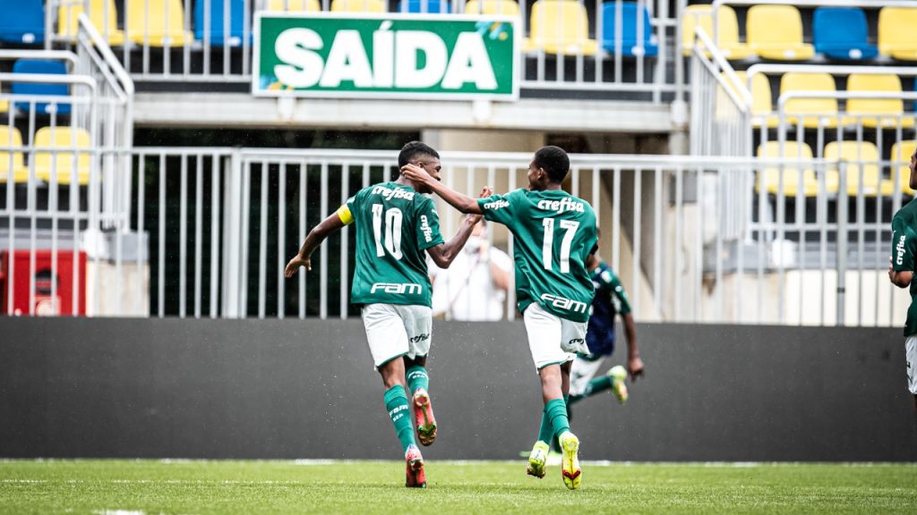 Palmeiras faz 2 a 0 na Ferroviária e abre vantagem na final do Paulista Sub-15