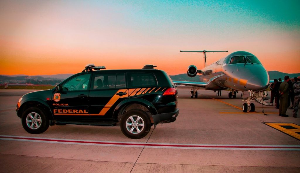 PF deflagra nova fase de operação contra esquema de lavagem de dinheiro do tráfico em aviões da FAB