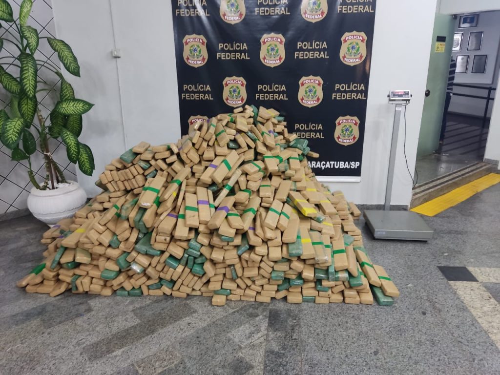 PF apreende 1,5 tonelada de maconha no interior de São Paulo