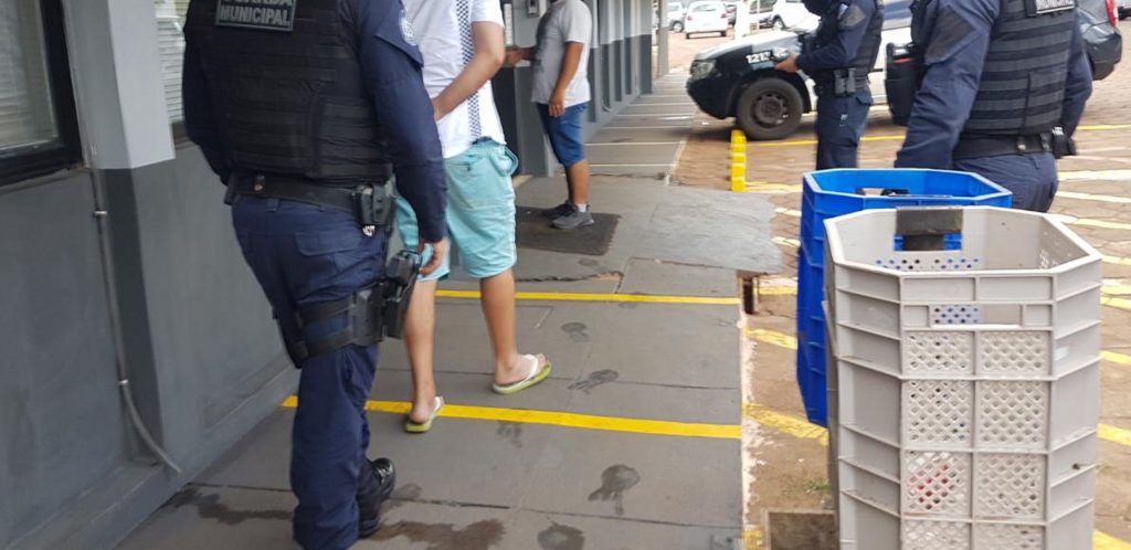 Com mandado de prisão em aberto, homem se recusa atualizar cadastro na Upa e Guarda Municipal é acionada Com mandado de prisão em aberto, homem se recusa atualizar cadastro na Upa e Guarda Municipal é acionada