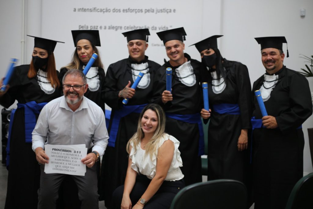 Bolsistas do Patronato de Foz recebem certificados de cursos profissionalizantes
