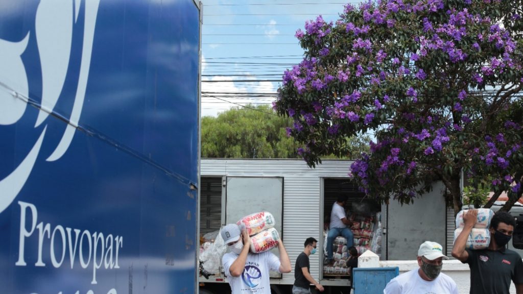 Provopar recebe mais de 900 cestas básicas de rede de supermercados