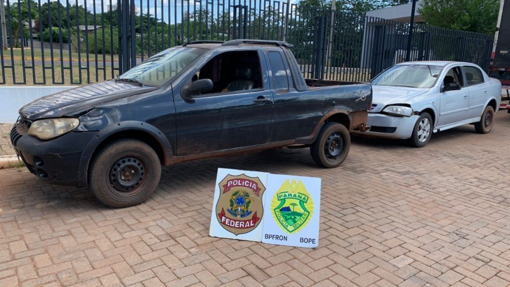 BPFron e PF apreendem veículos carregados com cigarros contrabandeados em Guaíra